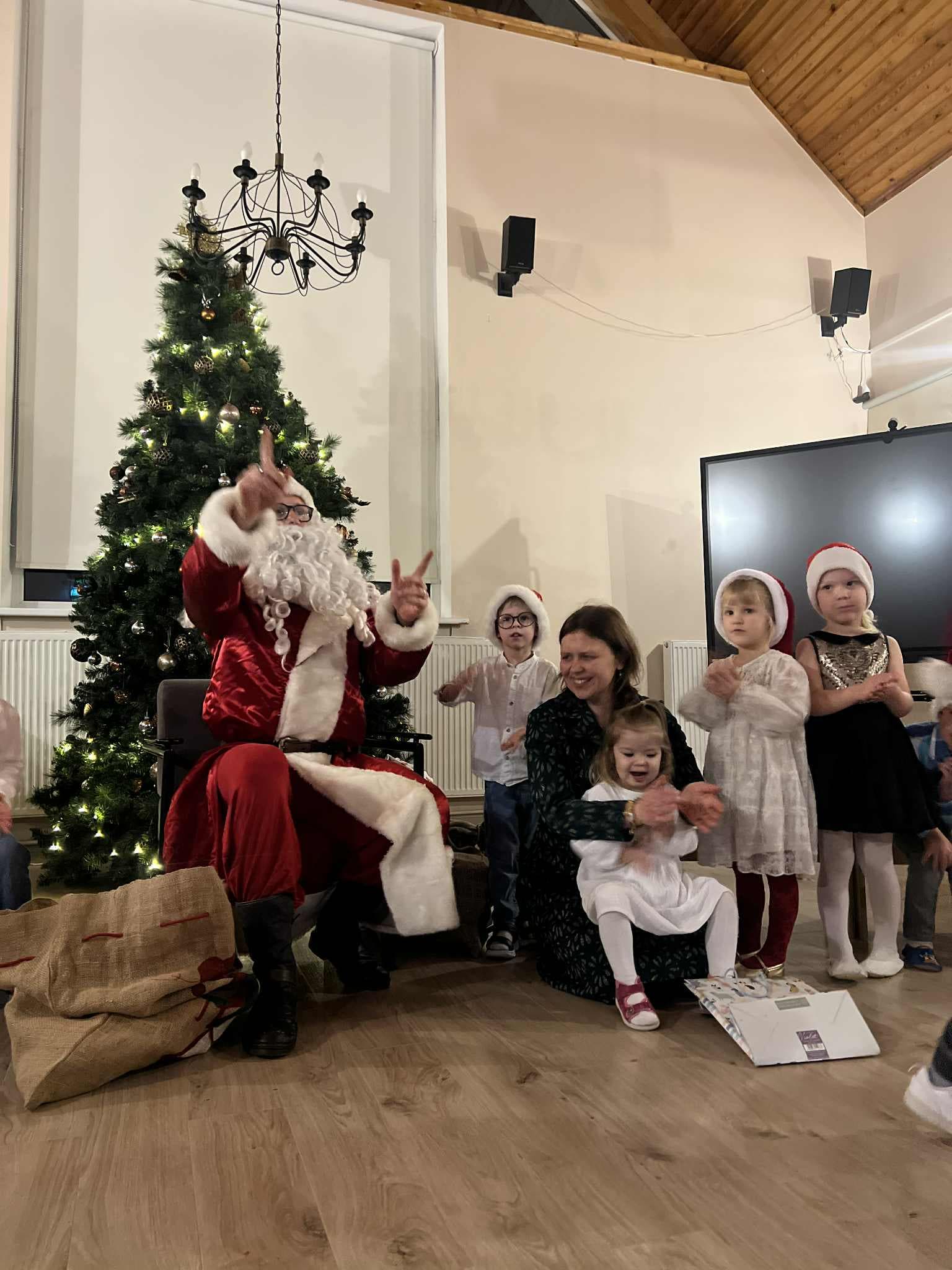 Püünsi lasteaia jõulupidu on peetud