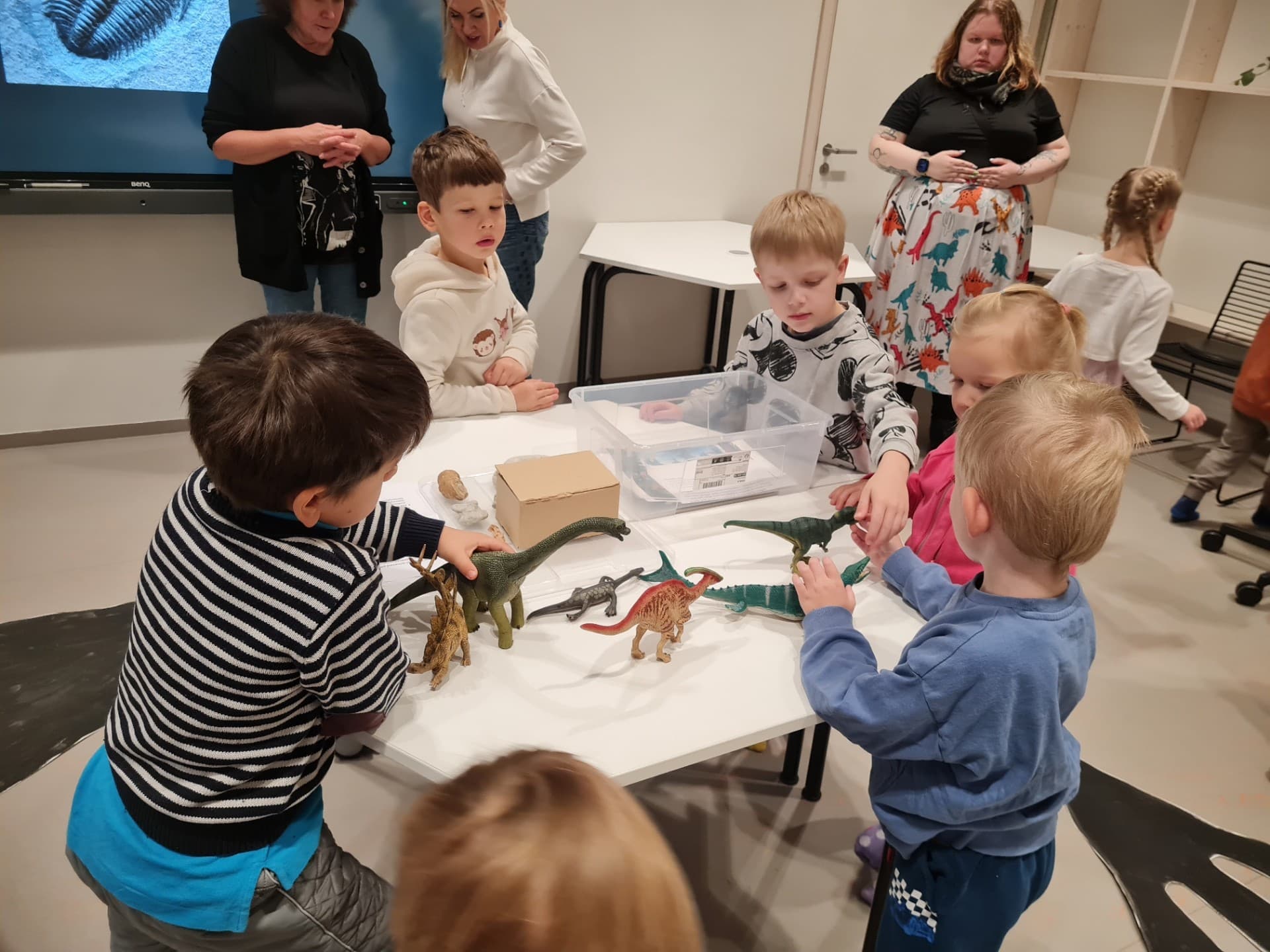 Lasteaed käis uurimas salapäraste sauruste elu