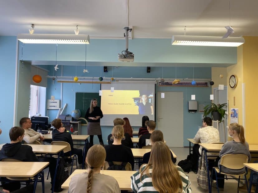 9. klasside õpilased osalesid koolitusel "Iga pidu saab kord otsa"